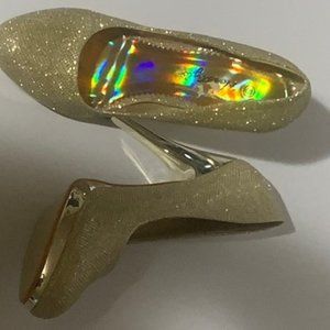 Stunning 4in Gold pumps